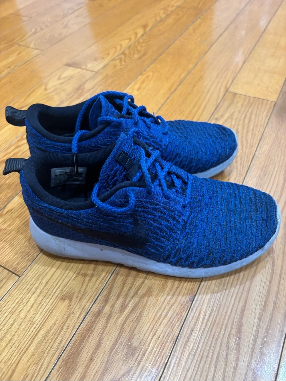 NIKE WOMENS ROSHE ONE FLYKNIT in BLUE Size: 7